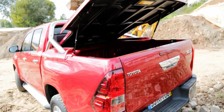 Toyota Hilux Tracker 2.4D 4x4: Quando o trabalho se junta ao lazer! 52 Toyota Hilux Tracker 2.4D 4x4: Quando o trabalho se junta ao lazer! 52