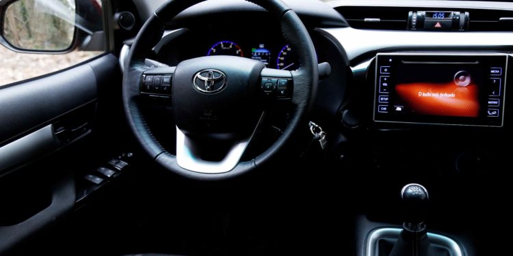 Toyota Hilux Tracker 2.4D 4x4: Quando o trabalho se junta ao lazer! 43 Toyota Hilux Tracker 2.4D 4x4: Quando o trabalho se junta ao lazer! 43