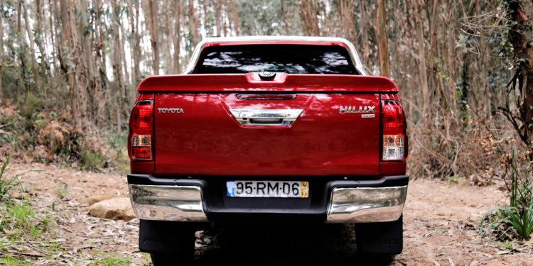 Toyota Hilux Tracker 2.4D 4x4: Quando o trabalho se junta ao lazer! 29 Toyota Hilux Tracker 2.4D 4x4: Quando o trabalho se junta ao lazer! 29