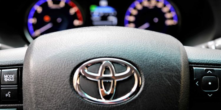 Toyota Hilux Tracker 2.4D 4x4: Quando o trabalho se junta ao lazer! 27 Toyota Hilux Tracker 2.4D 4x4: Quando o trabalho se junta ao lazer! 27