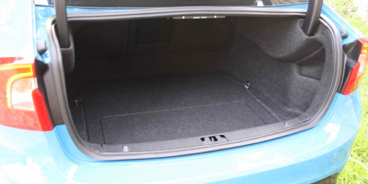 Volvo S60 T6 Polestar: Das corridas para a estrada! 40