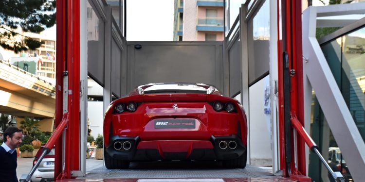O primeiro Ferrari 812 Superfast chega ao Mónaco! (vídeo) 15
