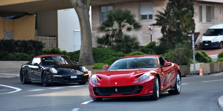 O primeiro Ferrari 812 Superfast chega ao Mónaco! (vídeo) 14
