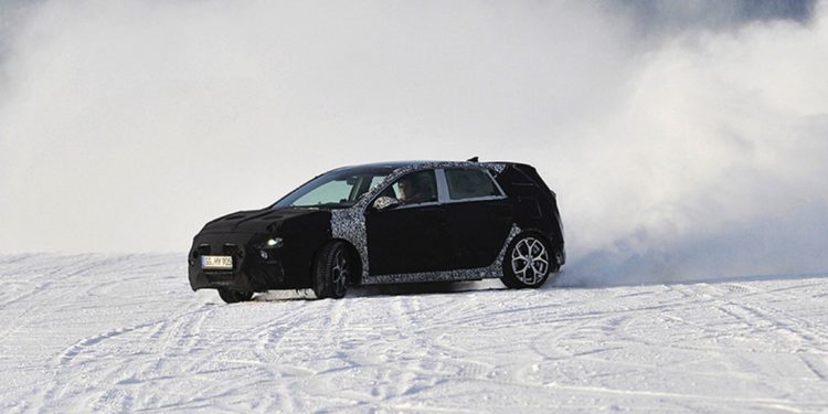 Thierry Neuville conduz novo Hyundai i30 N no gelo! 17