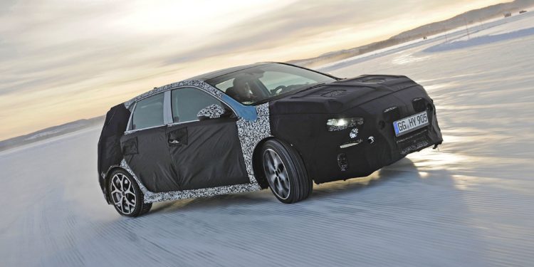 Thierry Neuville conduz novo Hyundai i30 N no gelo! 15