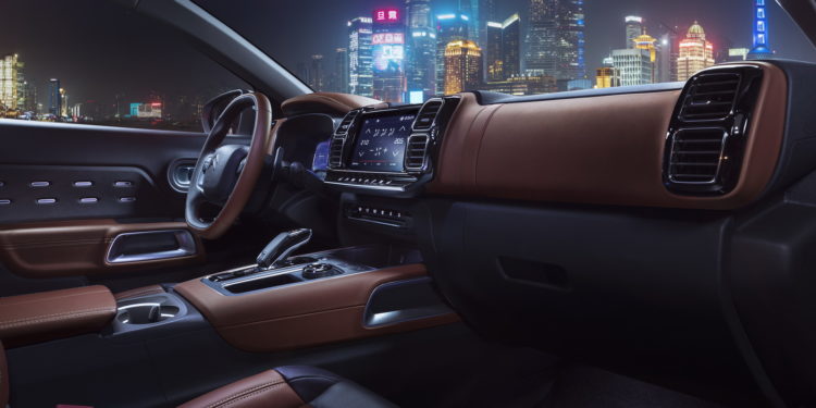 Citroen revela C5 Aircross! 24