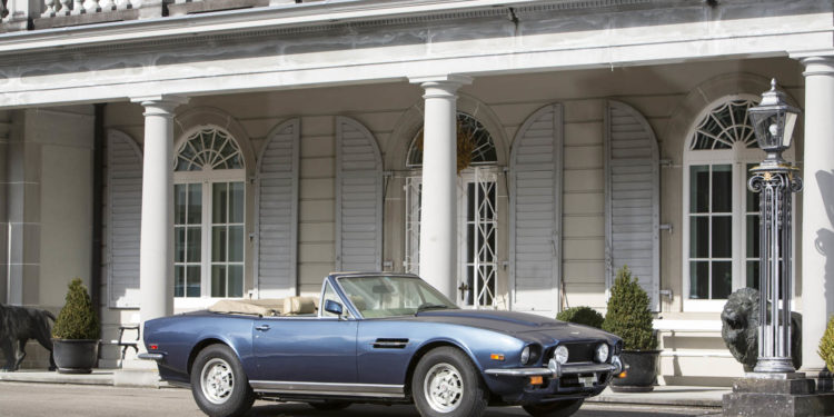 Estes automóveis foram encontrados num Castelo na Suiça! 32