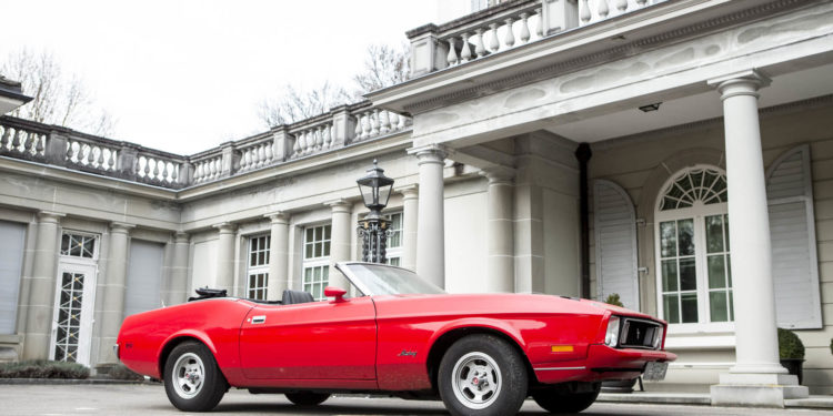 Estes automóveis foram encontrados num Castelo na Suiça! 34