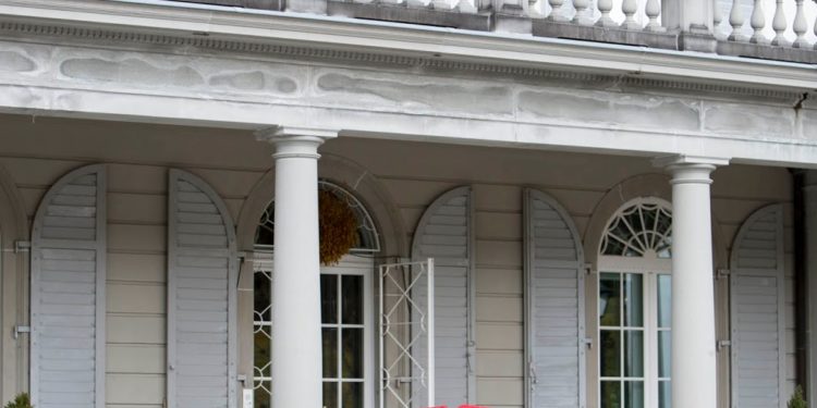 Estes automóveis foram encontrados num Castelo na Suiça! 20