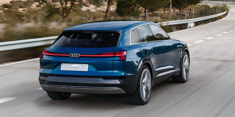 Audi já aceita reservas para o novo SUV E-Tron! 24