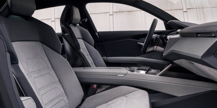 Audi já aceita reservas para o novo SUV E-Tron! 16