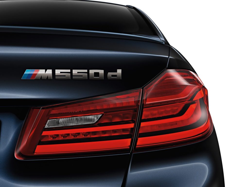 BMW 550d xDrive 2018: 4 Turbos e 400cv num diesel! 20