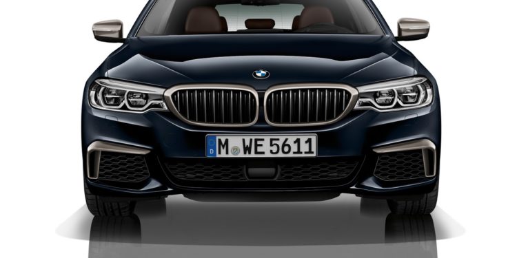 BMW 550d xDrive 2018: 4 Turbos e 400cv num diesel! 24