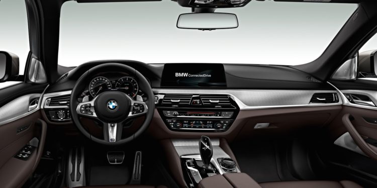 BMW 550d xDrive 2018: 4 Turbos e 400cv num diesel! 26