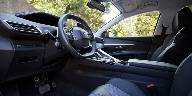 Peugeot 3008 1.6 BlueHDi Allure: Estivemos ao volante do carro do ano! 56