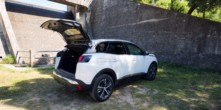 Peugeot 3008 1.6 BlueHDi Allure: Estivemos ao volante do carro do ano! 42