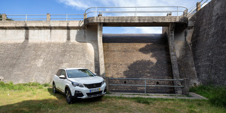 Peugeot 3008 1.6 BlueHDi Allure: Estivemos ao volante do carro do ano! 38