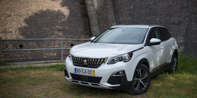 Peugeot 3008 1.6 BlueHDi Allure: Estivemos ao volante do carro do ano! 35