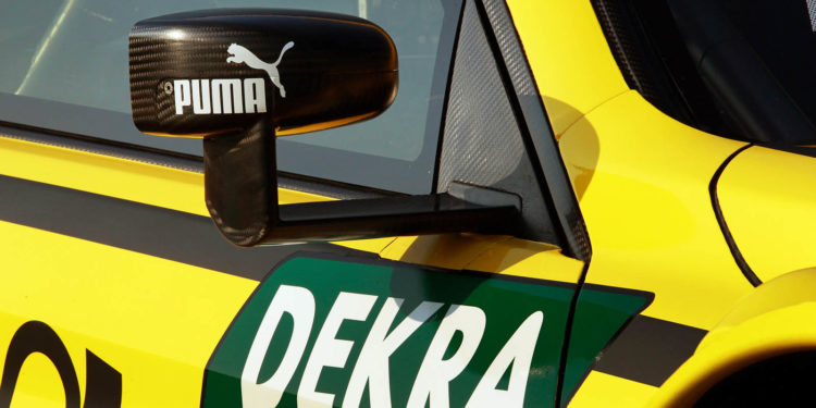 Este é o BMW M4 que irá participar no DTM em 2017! 21