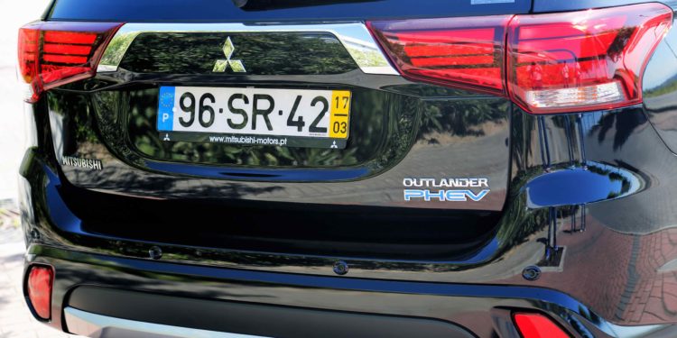 Mitsubishi Outlander PHEV: Polivalência ecológica! 25