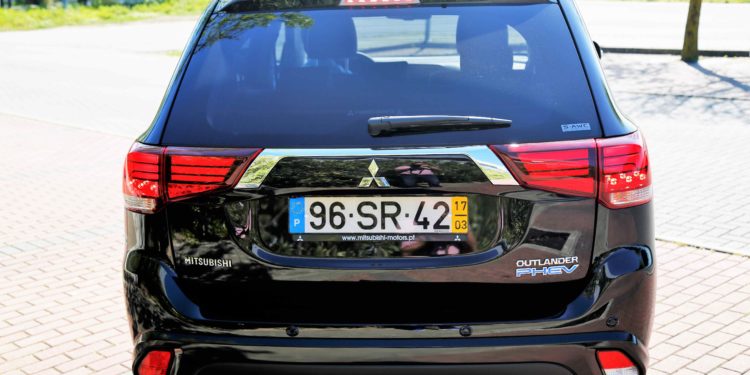 Mitsubishi Outlander PHEV: Polivalência ecológica! 74