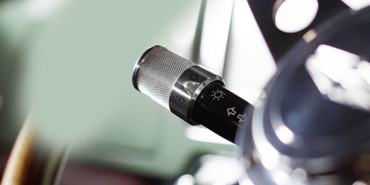 A David Brown Automotive altera Mini´s Antigos! 35