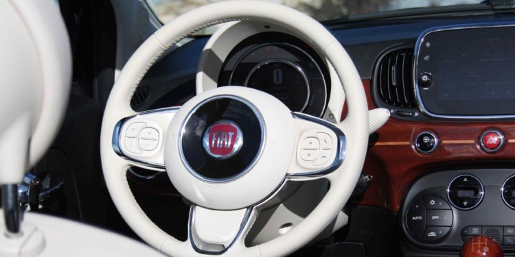 FIAT 500C 1.3 Multijet Riva: Exclusividade dos mares para a cidade! 54