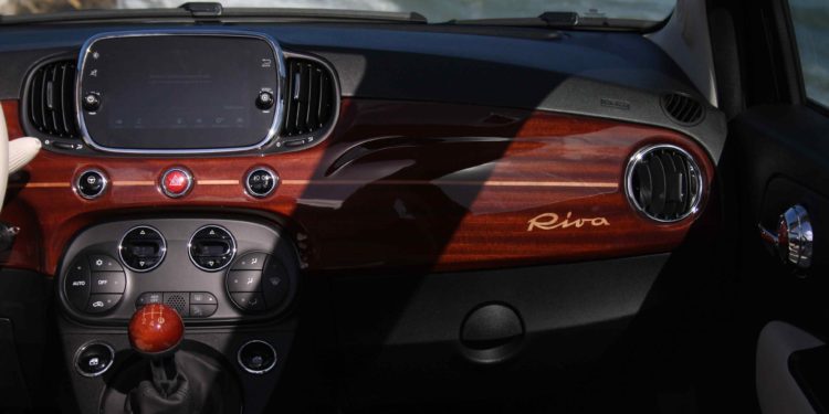 FIAT 500C 1.3 Multijet Riva: Exclusividade dos mares para a cidade! 48