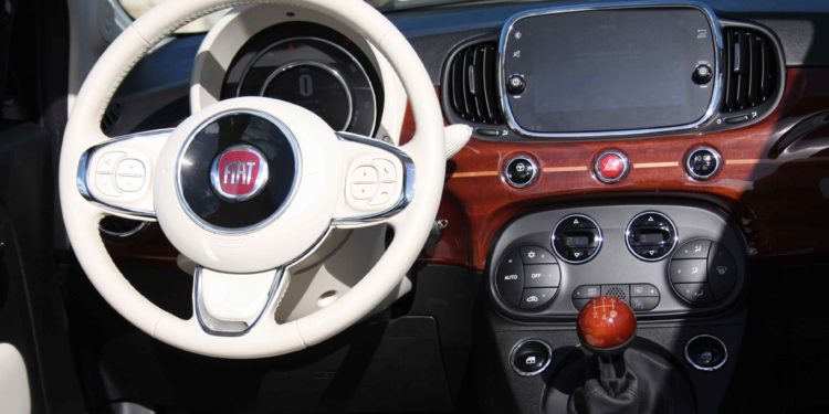 FIAT 500C 1.3 Multijet Riva: Exclusividade dos mares para a cidade! 44