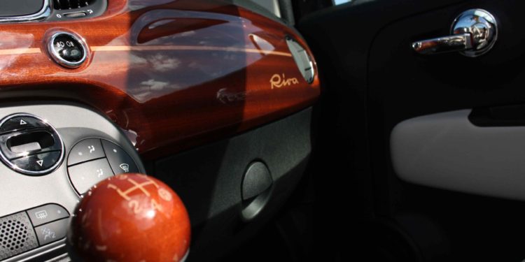 FIAT 500C 1.3 Multijet Riva: Exclusividade dos mares para a cidade! 41