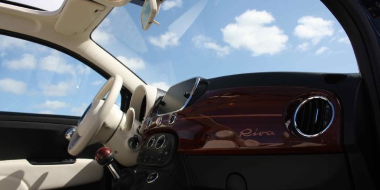 FIAT 500C 1.3 Multijet Riva: Exclusividade dos mares para a cidade! 29