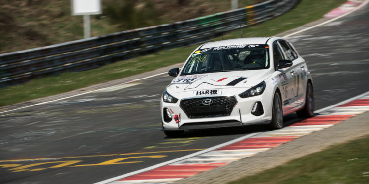 Hyundai i30 N ataca Nurburgring uma ultima vez antes da produção! (vídeo) 14