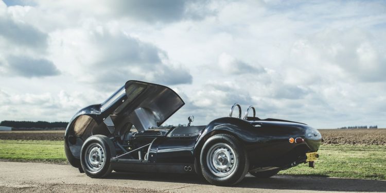 Lister produz 10 exemplares do Knobbly de 1950! 18