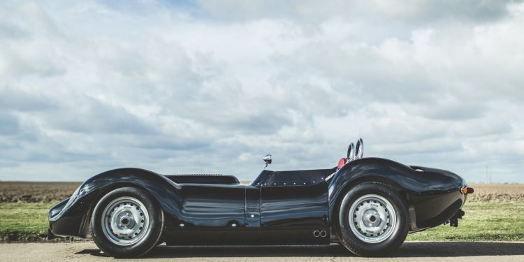 Lister produz 10 exemplares do Knobbly de 1950! 17