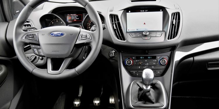Ford Kuga 1.5 TDCi ST Line: Qualidade americana! 57