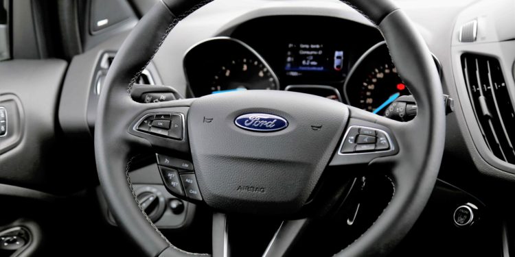 Ford Kuga 1.5 TDCi ST Line: Qualidade americana! 47