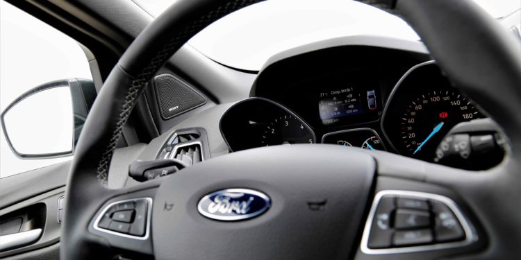 Ford Kuga 1.5 TDCi ST Line: Qualidade americana! 40