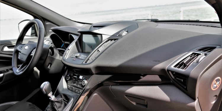 Ford Kuga 1.5 TDCi ST Line: Qualidade americana! 33