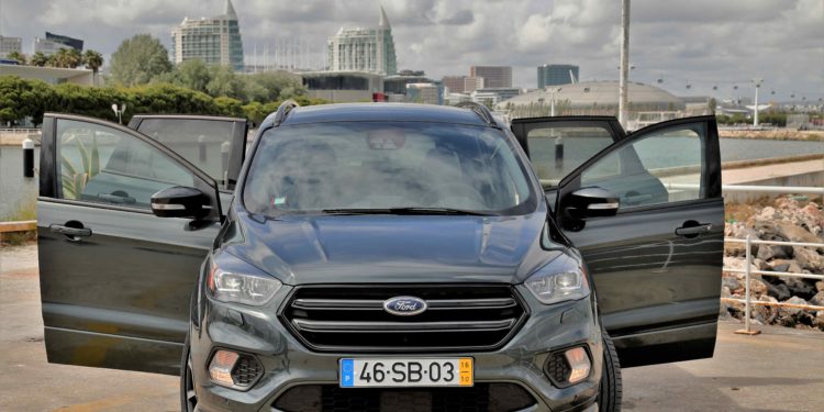 Ford Kuga 1.5 TDCi ST Line: Qualidade americana! 30