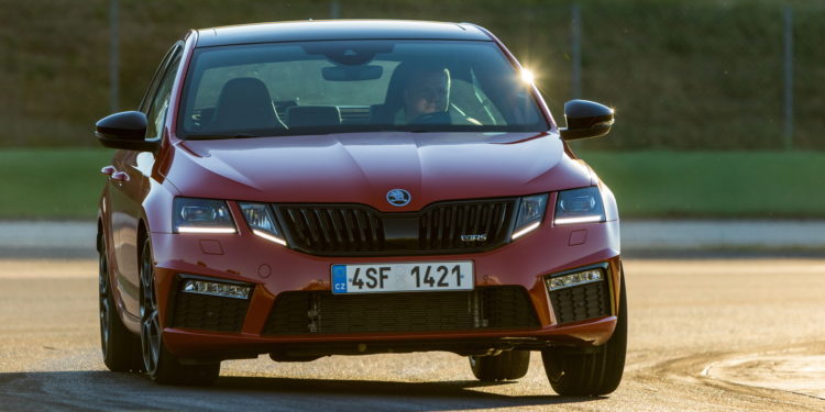 A nova Skoda Octavia VRS 245 em 36 fotos! 36