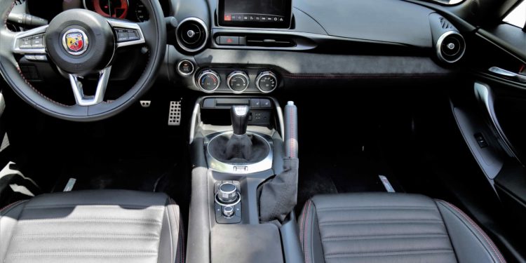 Abarth 124: A ópera do Escorpião! 33