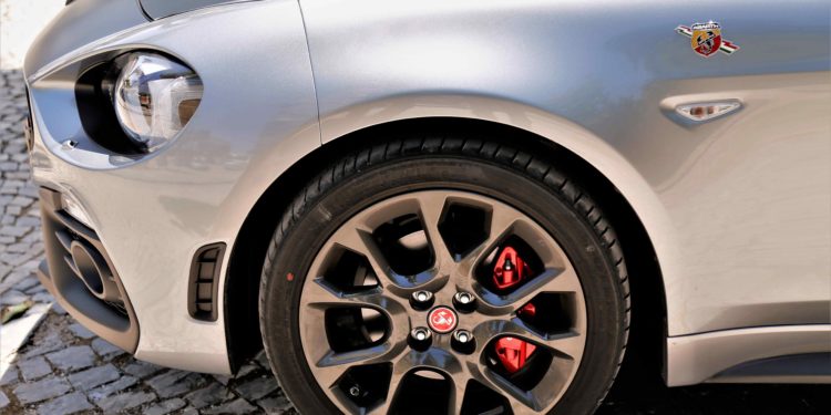 Abarth 124: A ópera do Escorpião! 32