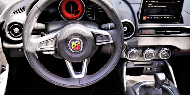 Abarth 124: A ópera do Escorpião! 31