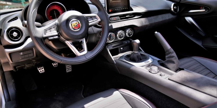 Abarth 124: A ópera do Escorpião! 85