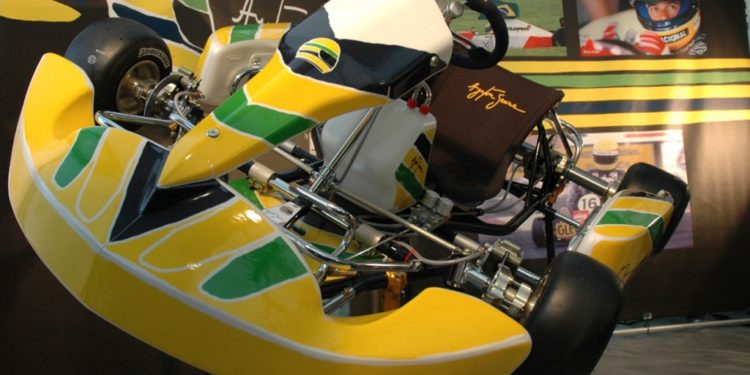 Está um Tony Kart Ayrton Senna na loja KIP! 17