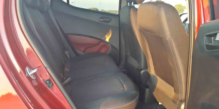 Hyundai i10 1.0 MPI: Espaço para a cidade! 43