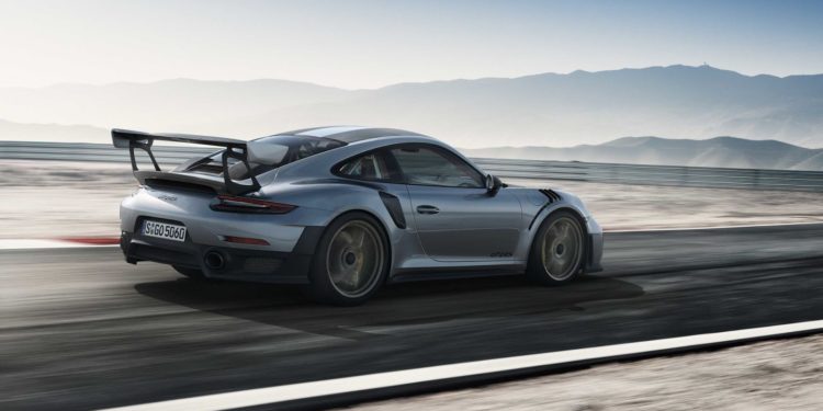 Porsche 911 GT2 RS revelado online! 18