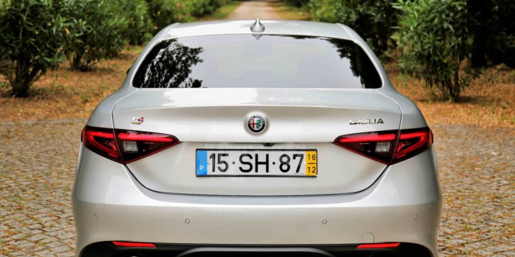 Alfa Romeo Giulia Veloce 280: Introdução Quadrifoglio! 86