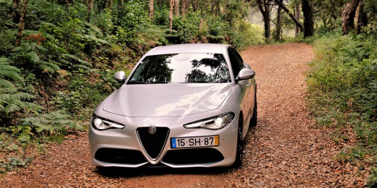 Alfa Romeo Giulia Veloce 280: Introdução Quadrifoglio! 70