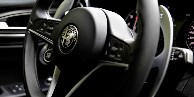 Alfa Romeo Giulia Veloce 280: Introdução Quadrifoglio! 38